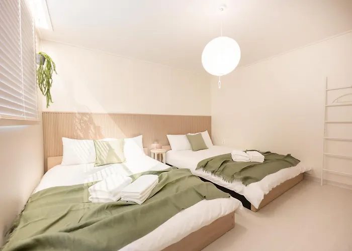 The Nook - Private Retreat Near Station Villa