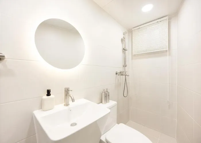 The Nook - Private Retreat Near Station *