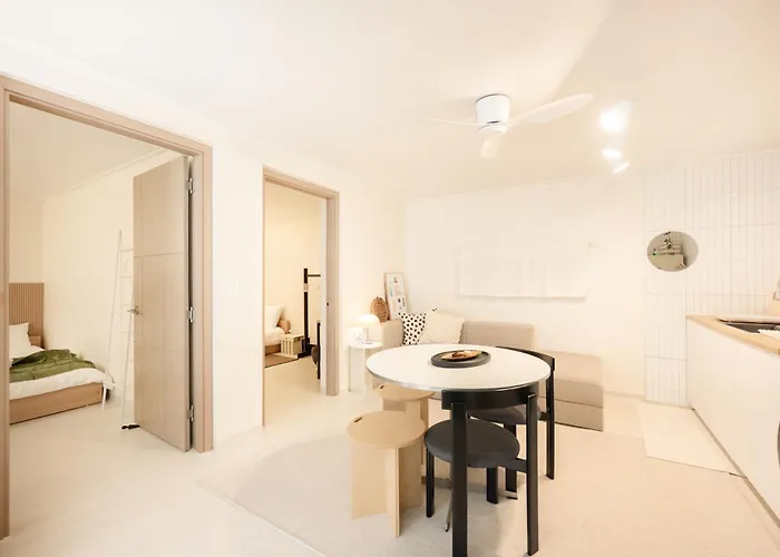 The Nook - Private Retreat Near Station Villa