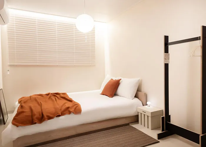 Villa The Nook - Private Retreat Near Station *