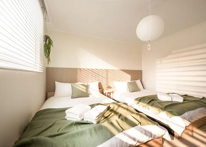 The Nook - Private Retreat Near Station Villa