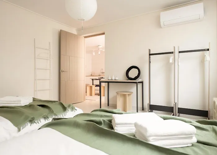 The Nook - Private Retreat Near Station *