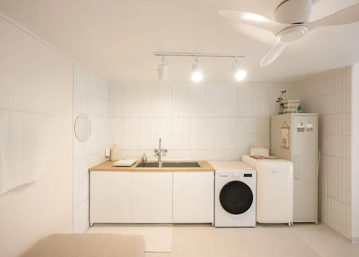 The Nook - Private Retreat Near Station *