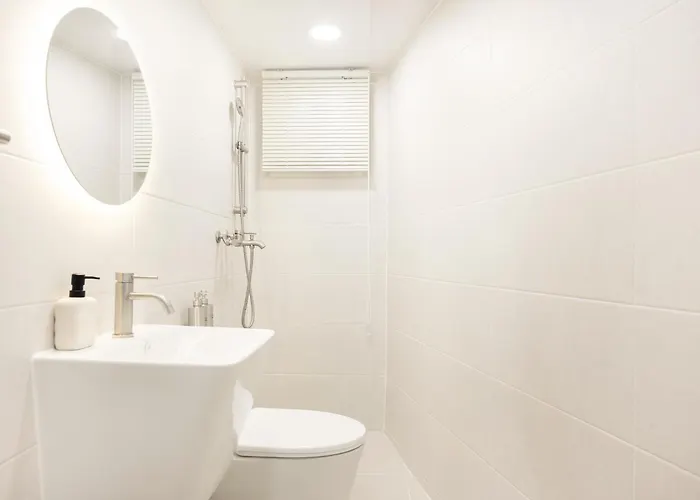 The Nook - Private Retreat Near Station Villa *