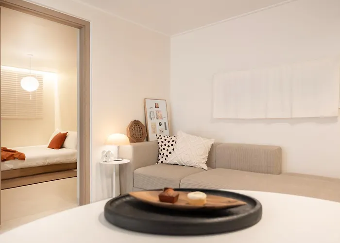 The Nook - Private Retreat Near Station *